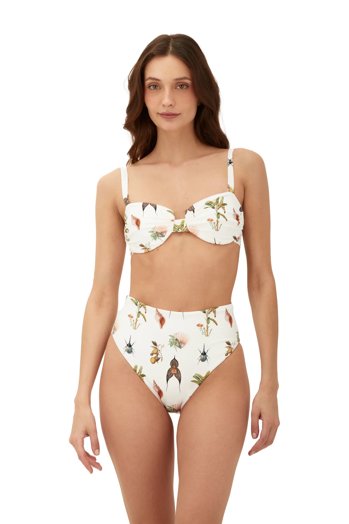 This underwire top offers excellent coverage and support and an adjustable back for a perfect fit.