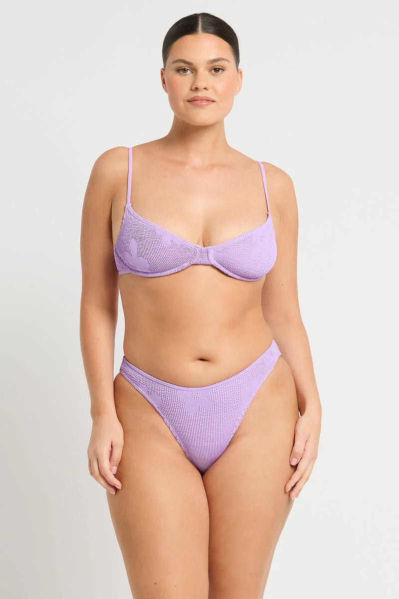 Underwire top with adjustable straps in lavender one size crinkle fabric