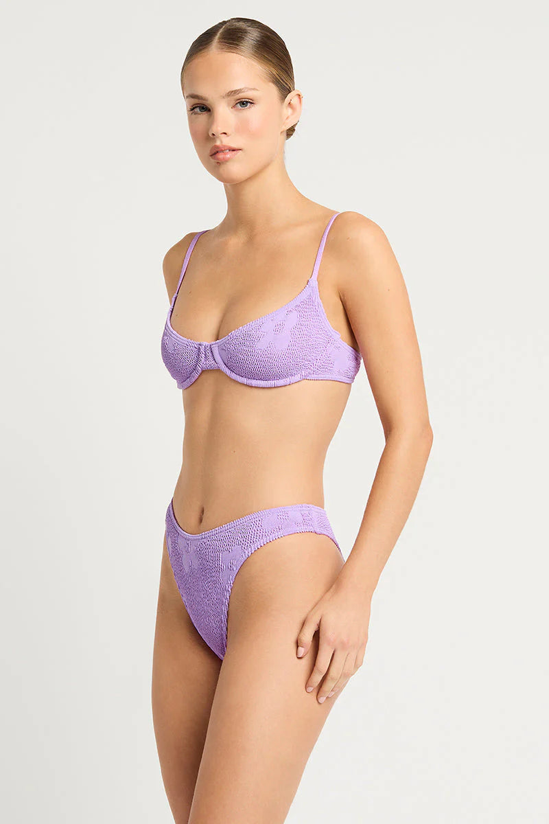 Underwire top with adjustable straps in lavender one size crinkle fabric