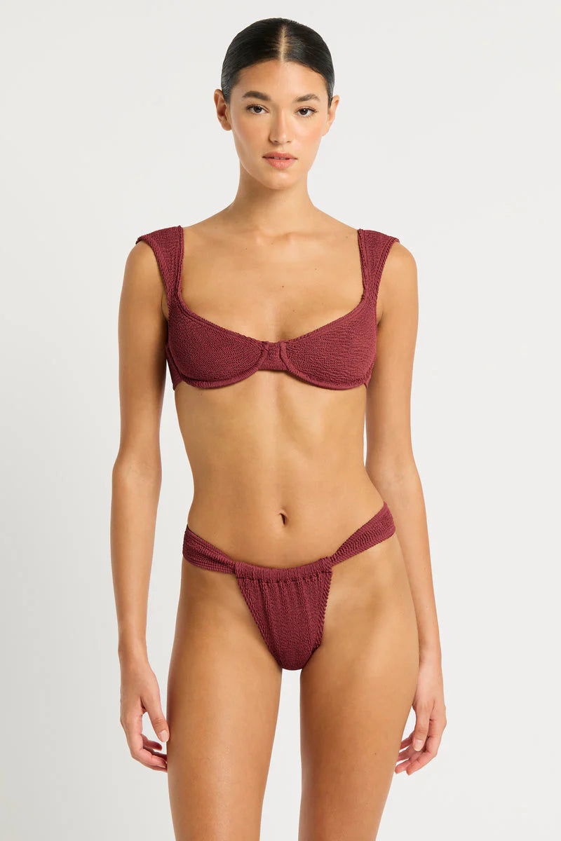 Underwire top with wide shoulder straps in one size crinkle fabric