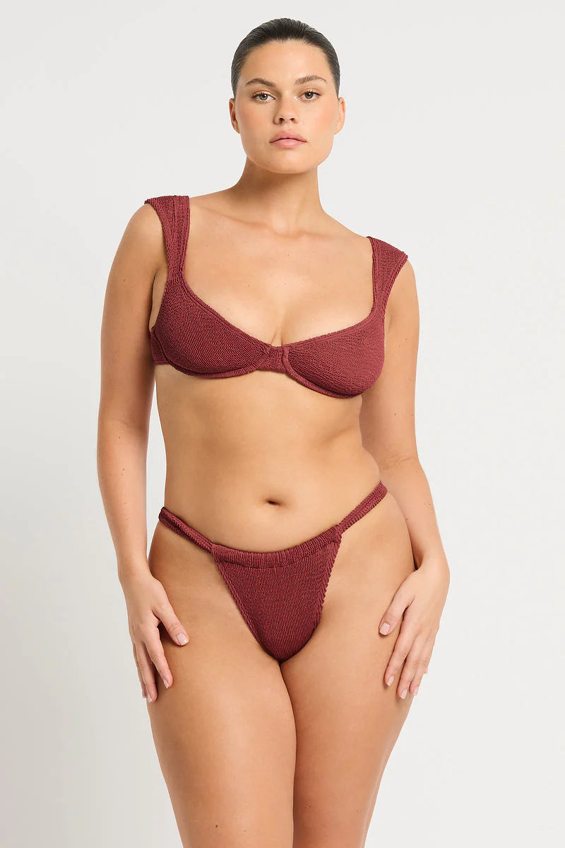 Underwire top with wide shoulder straps in one size crinkle fabric