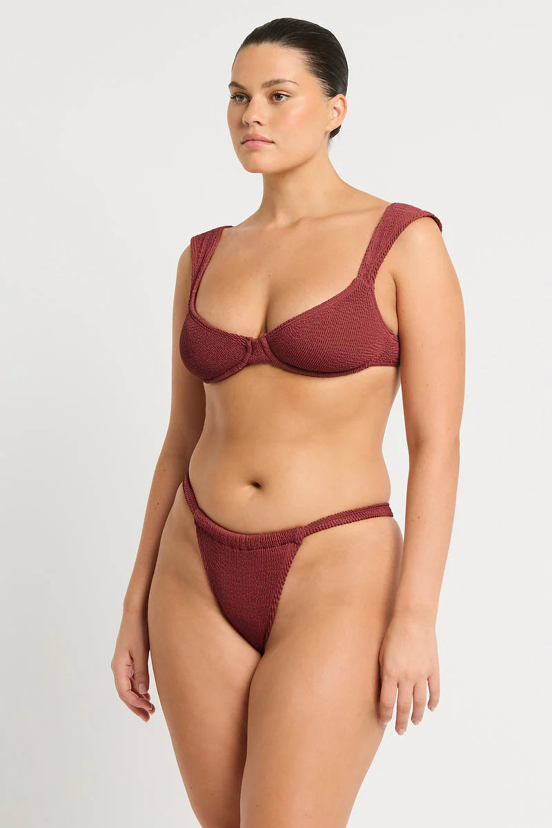 Underwire top with wide shoulder straps in one size crinkle fabric