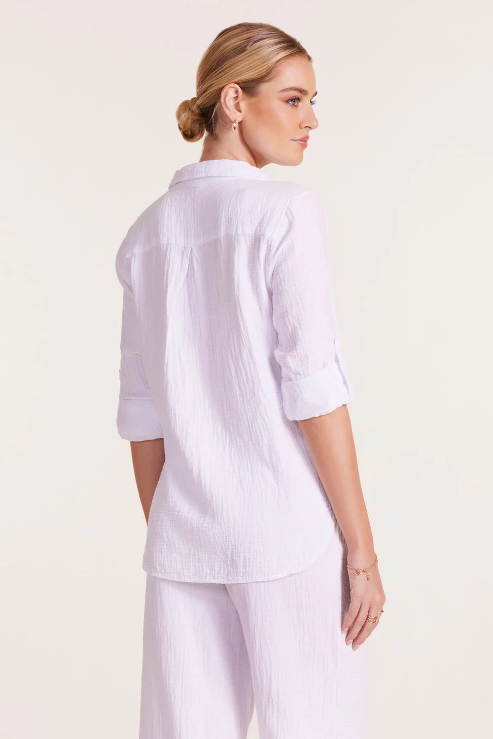Button down collared cotton shirt in white