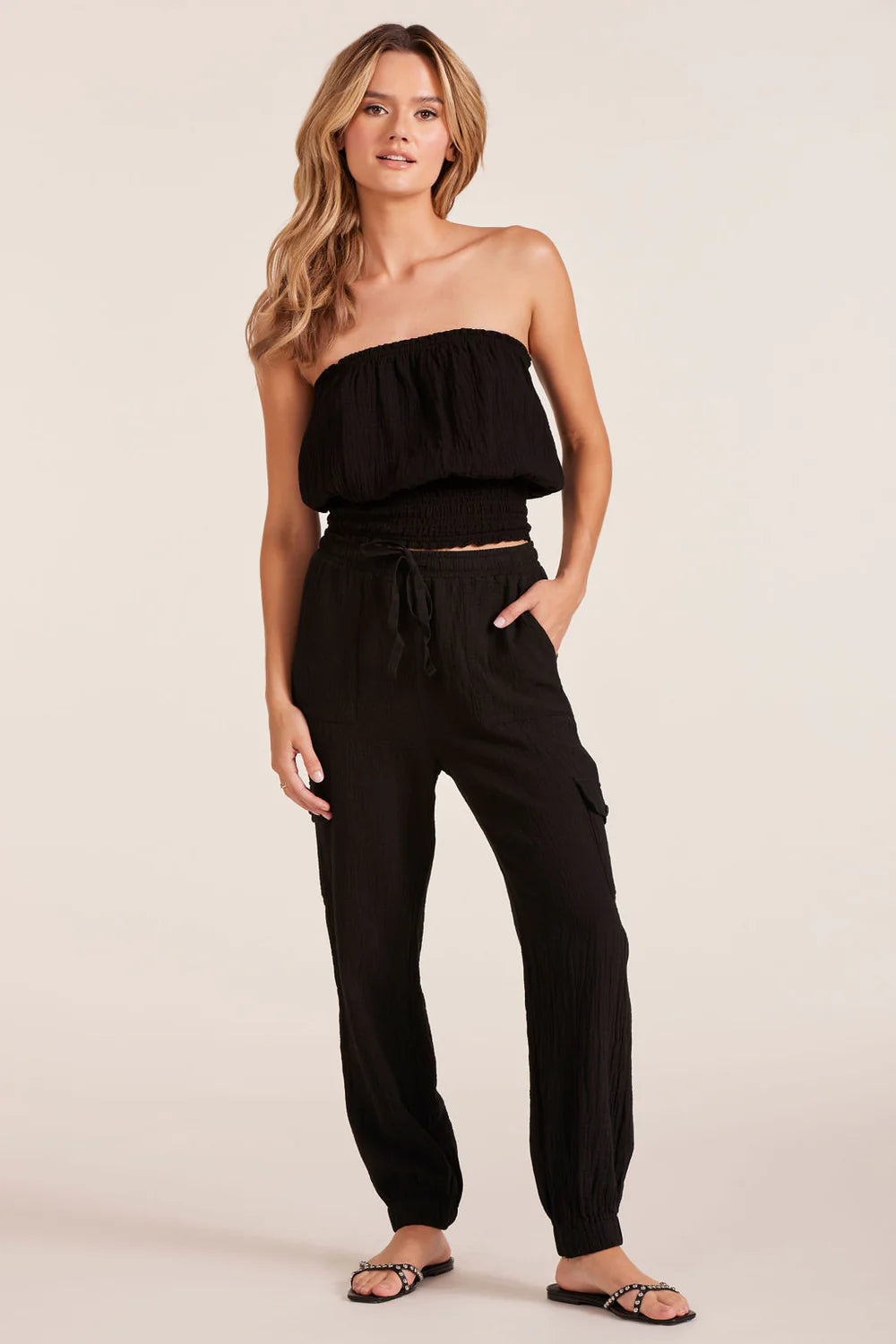 Cotton cargo jogger with drawstring tie in Black