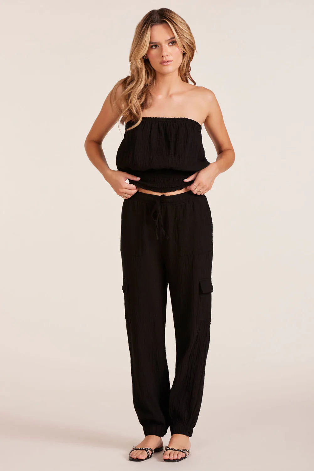 Cotton cargo jogger with drawstring tie in Black