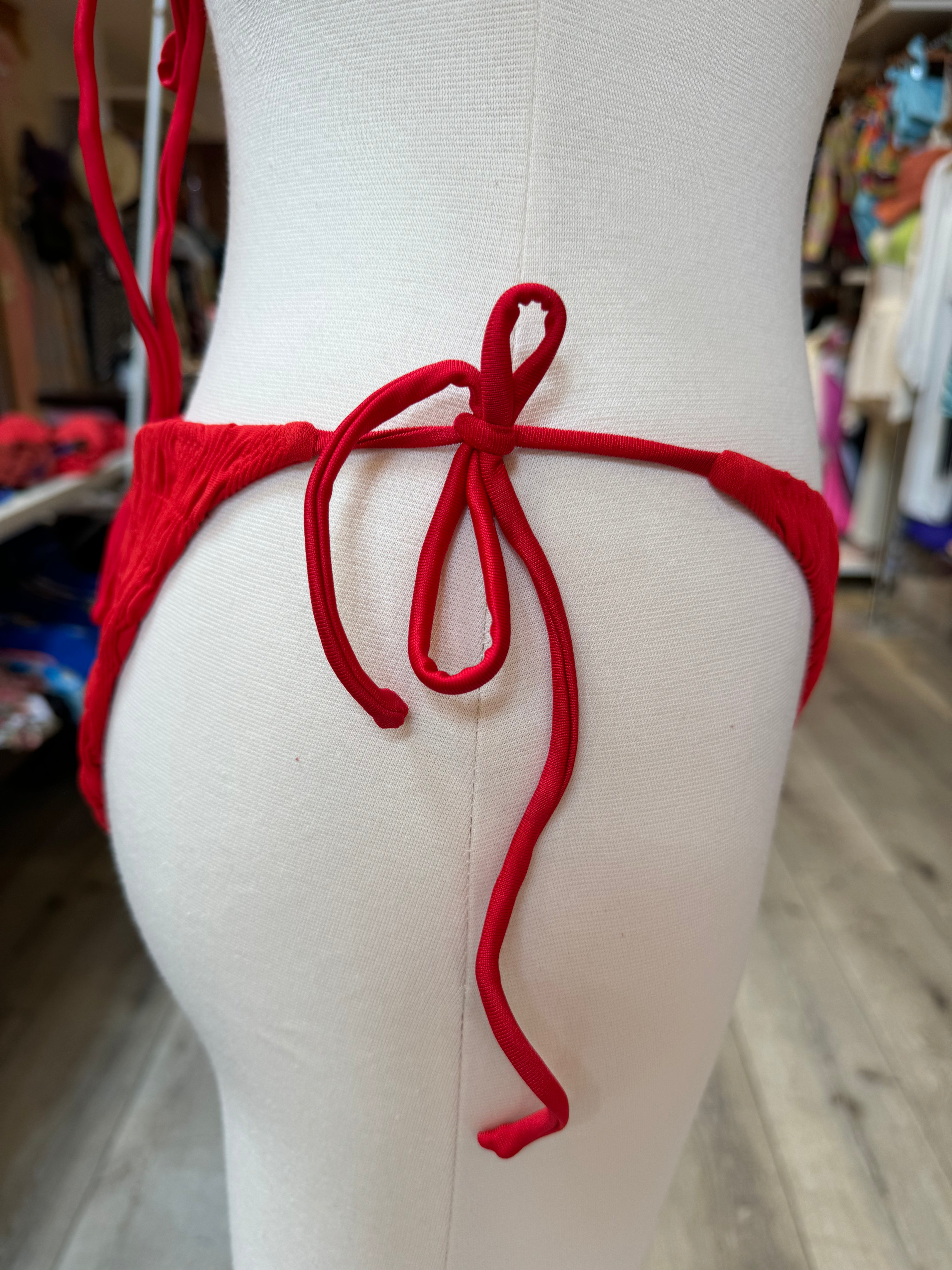 Adjustable triangle top in red texture