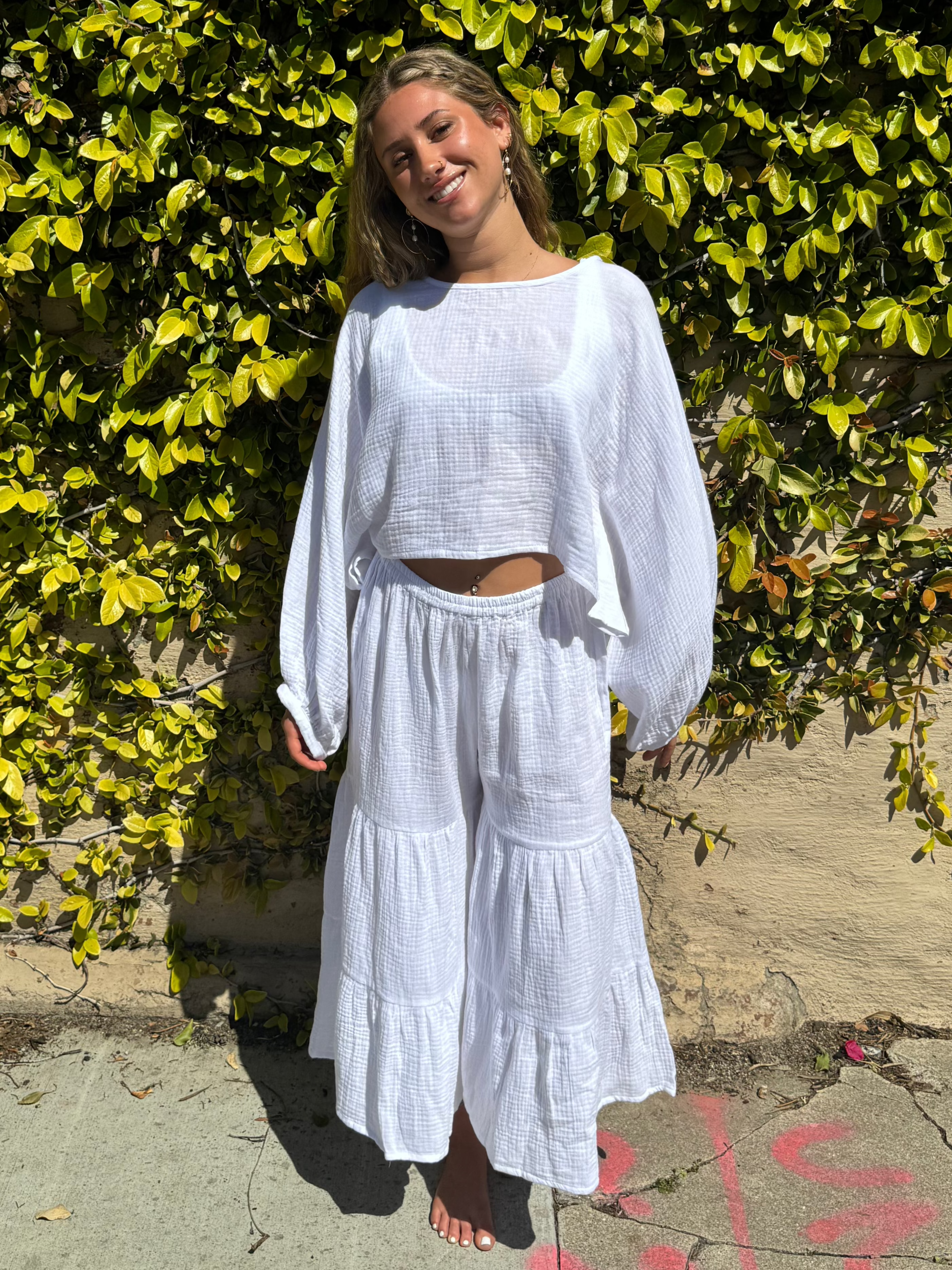 Short wide leg cotton pants in White