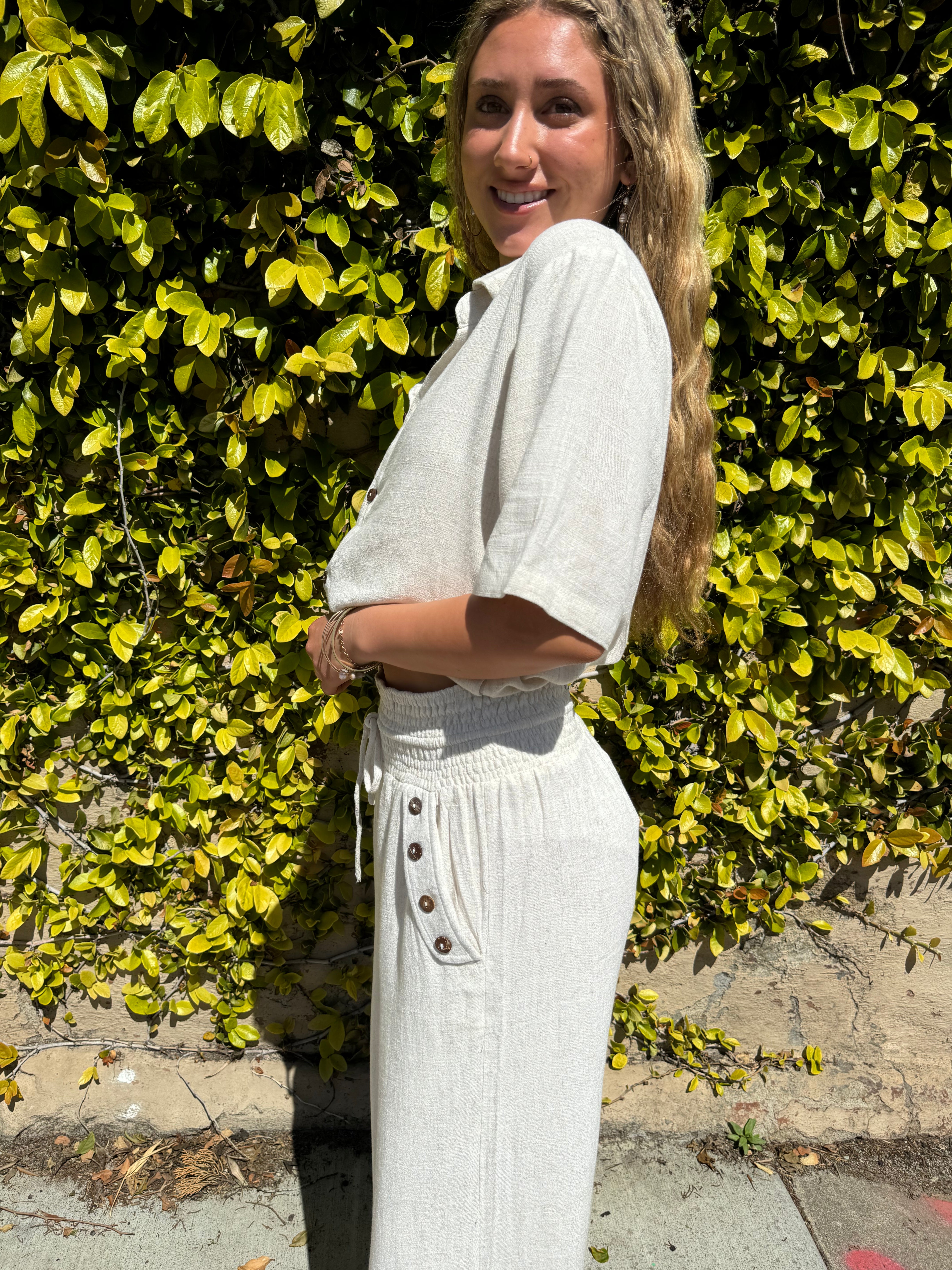 Collared button down bamboo shirt in Cream.