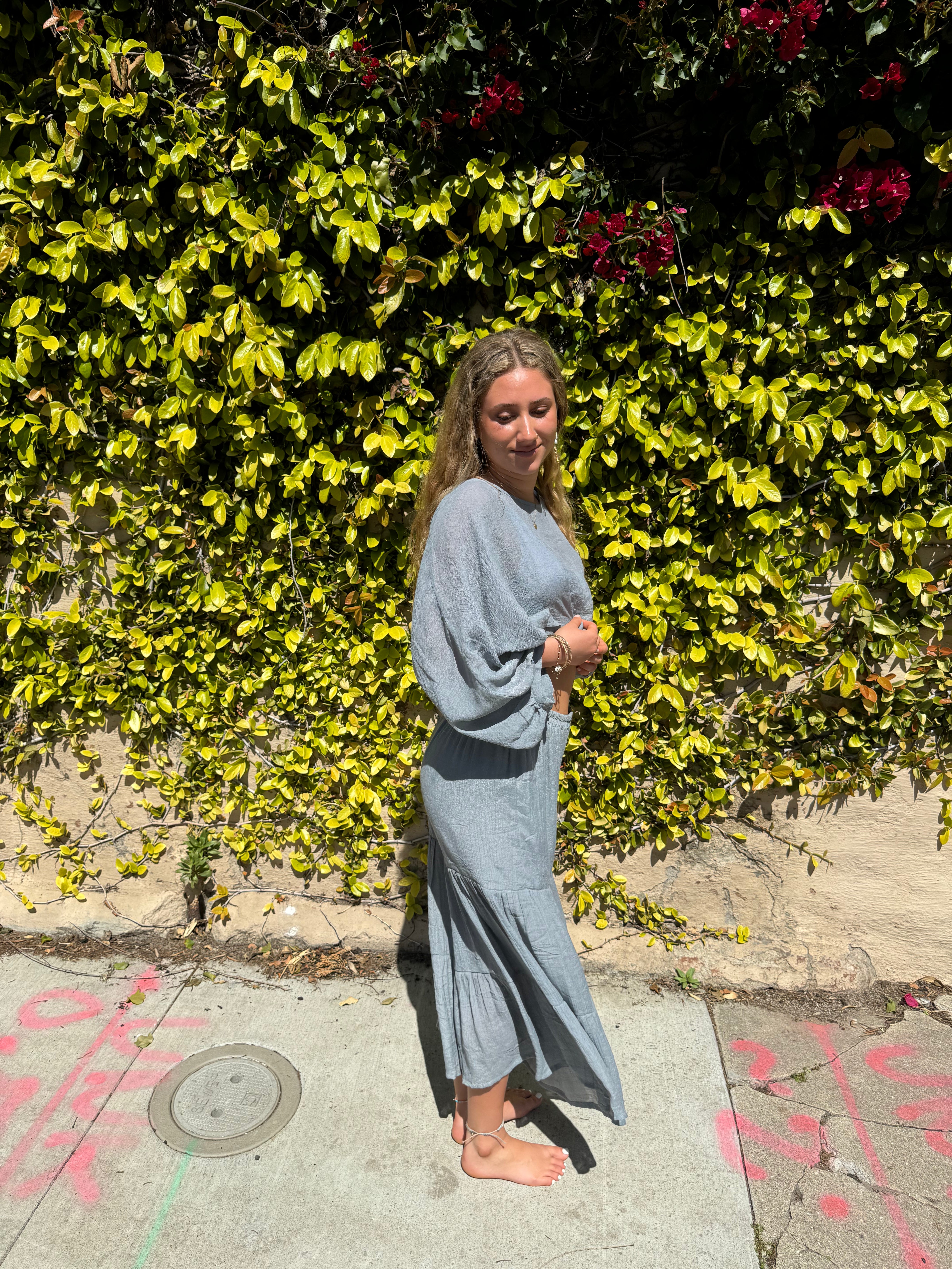 Flowy top with bell sleeves in Light Gray.