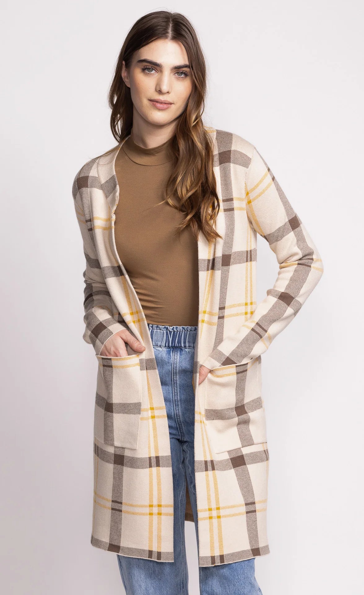 Long plaid cardigan in gray and yellow plaid