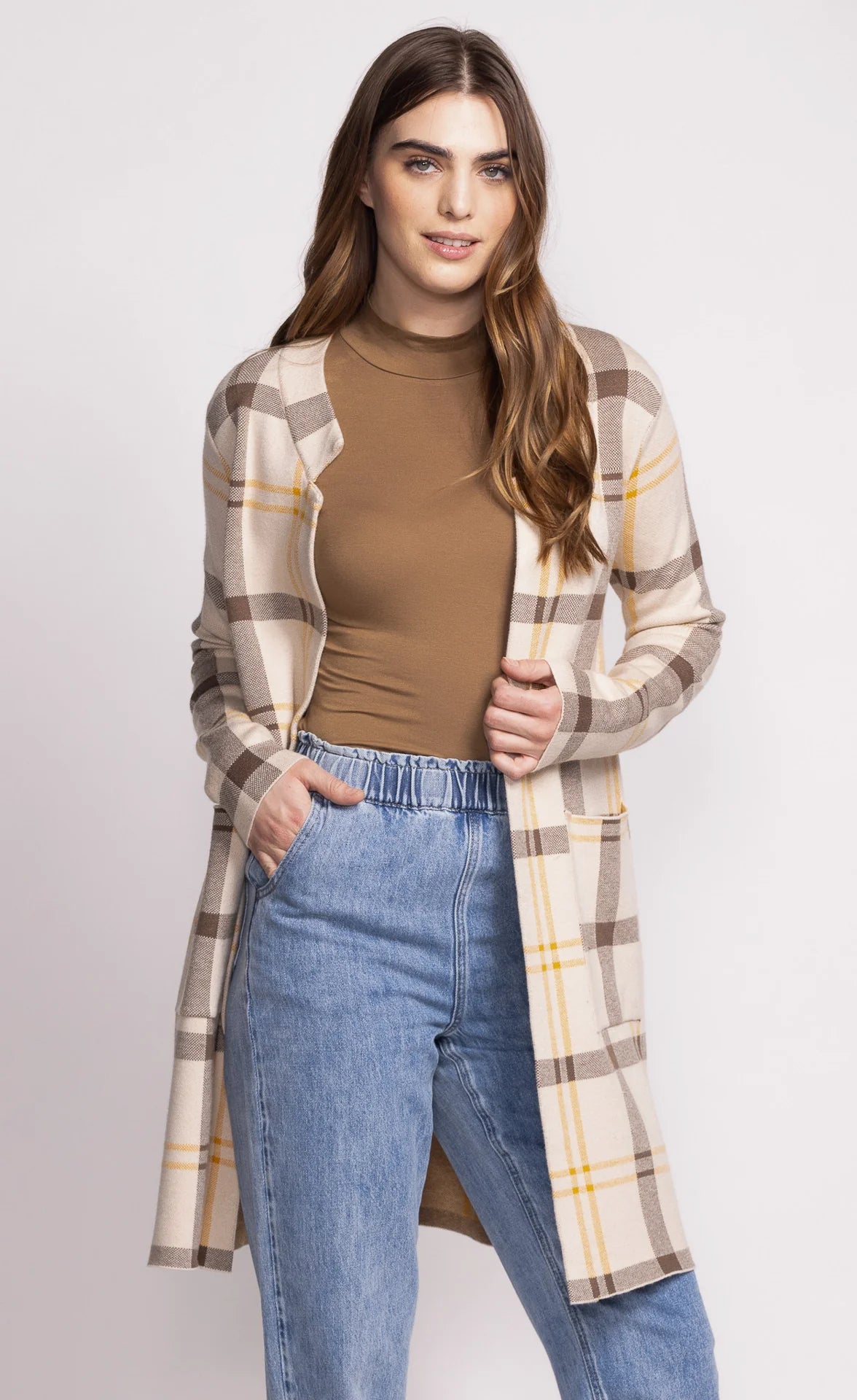 Long plaid cardigan in gray and yellow plaid