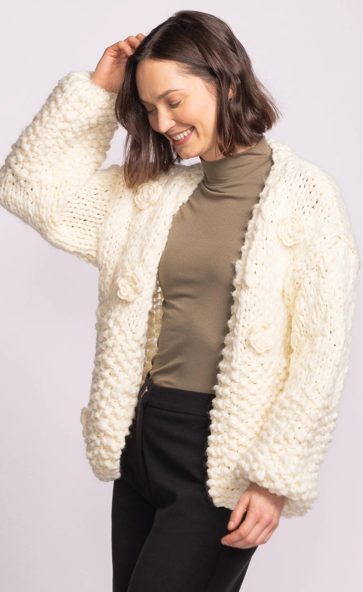 Chunky knit cardigan in White