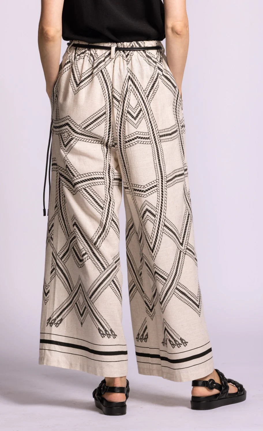 Wide leg printed pants with belt