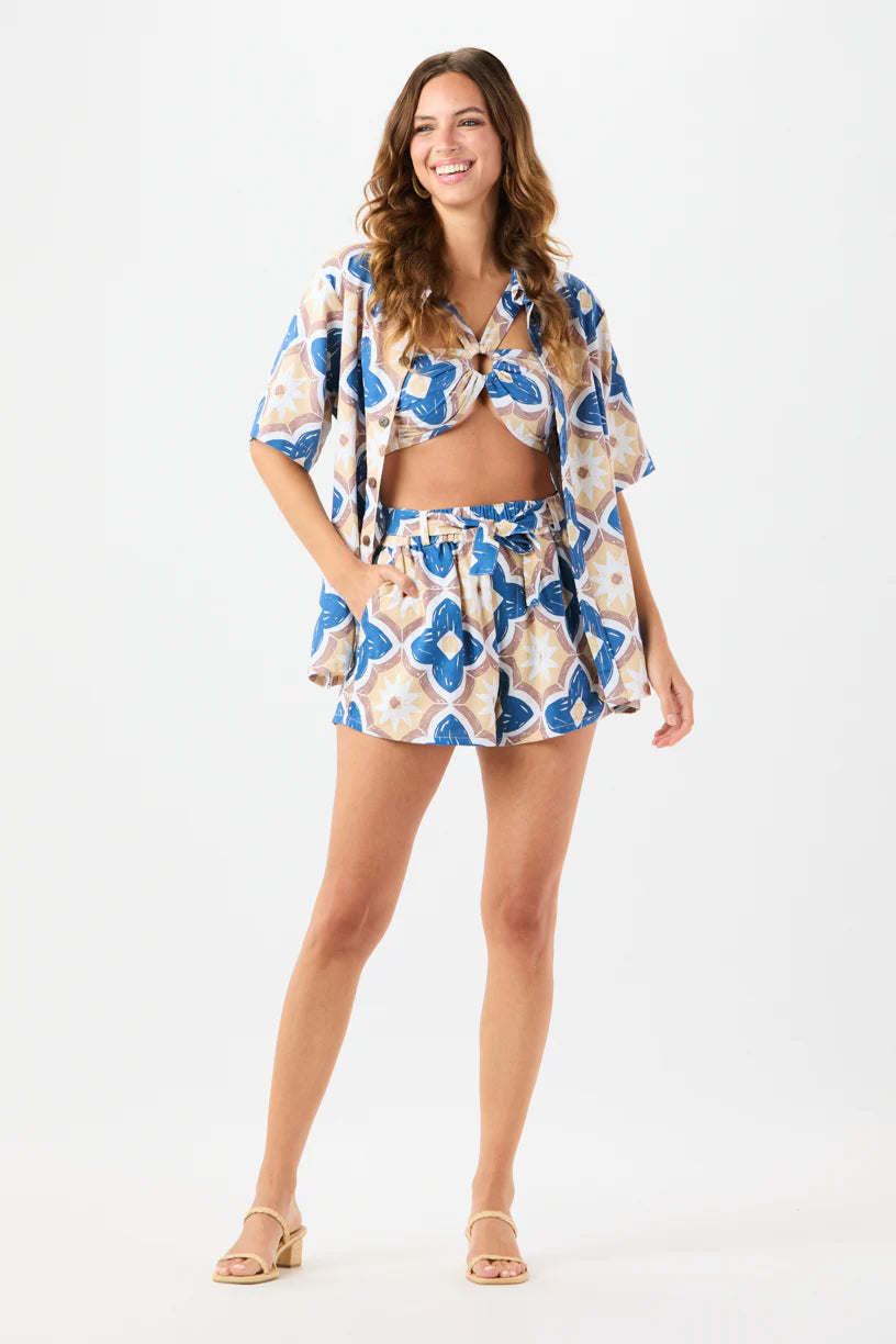 Belted high waist short with colorful Spanish tile print