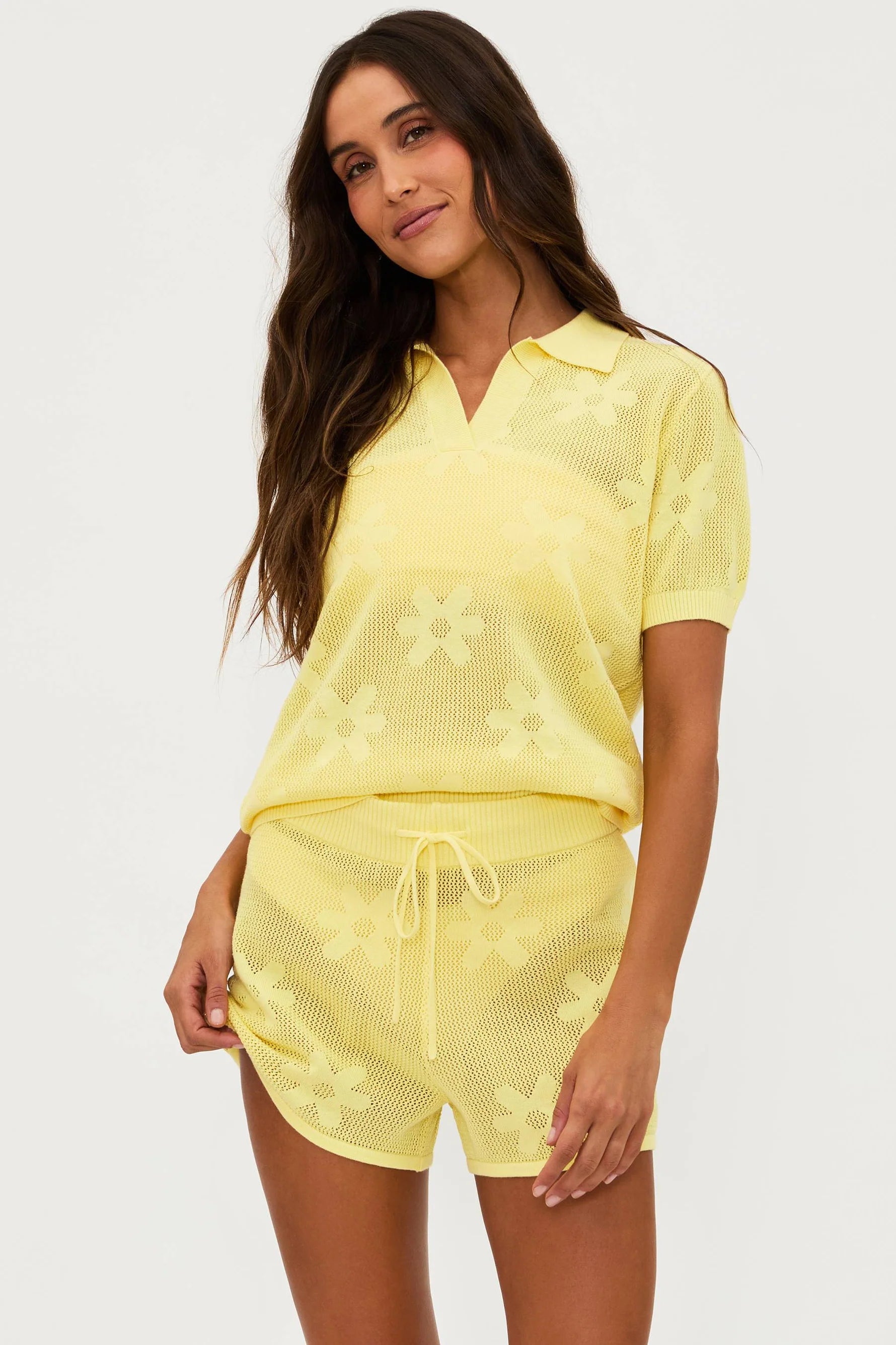 cotton shirt with v-neck collar and flower pattern in yellow
