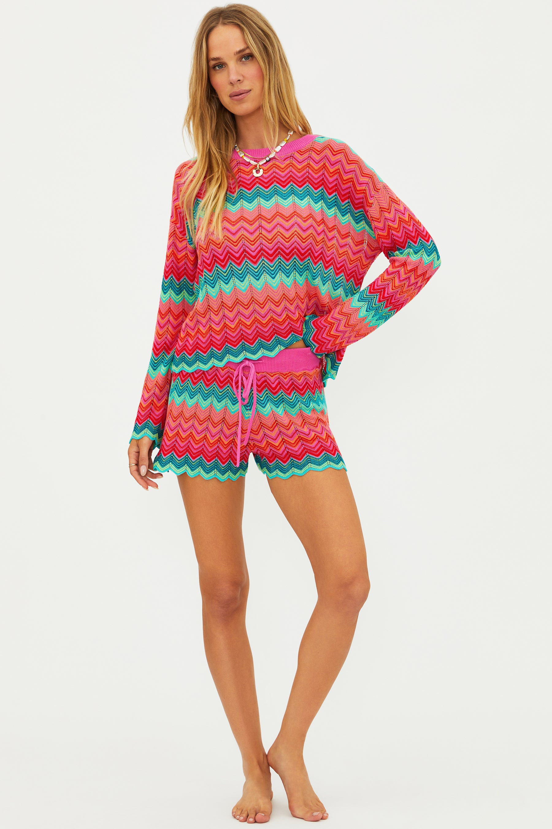 Multicolor sweater with scalloped hem