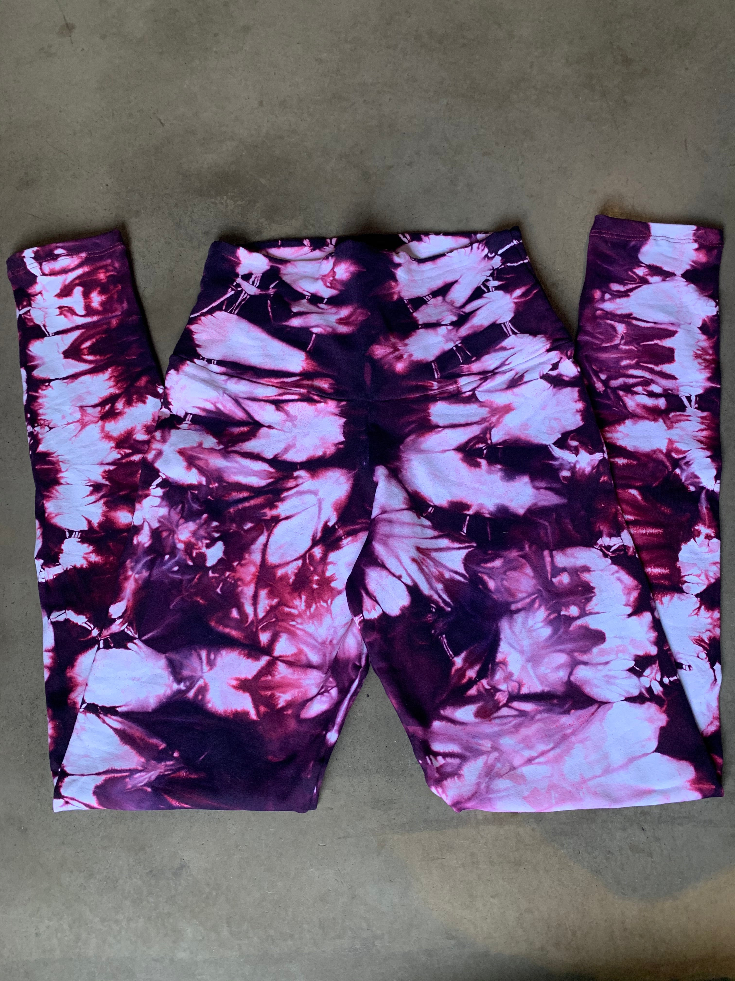 dark pink tie dye leggings