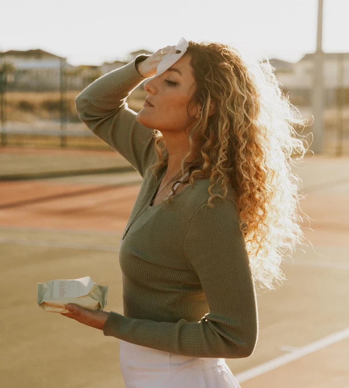 Hydrating Towelettes