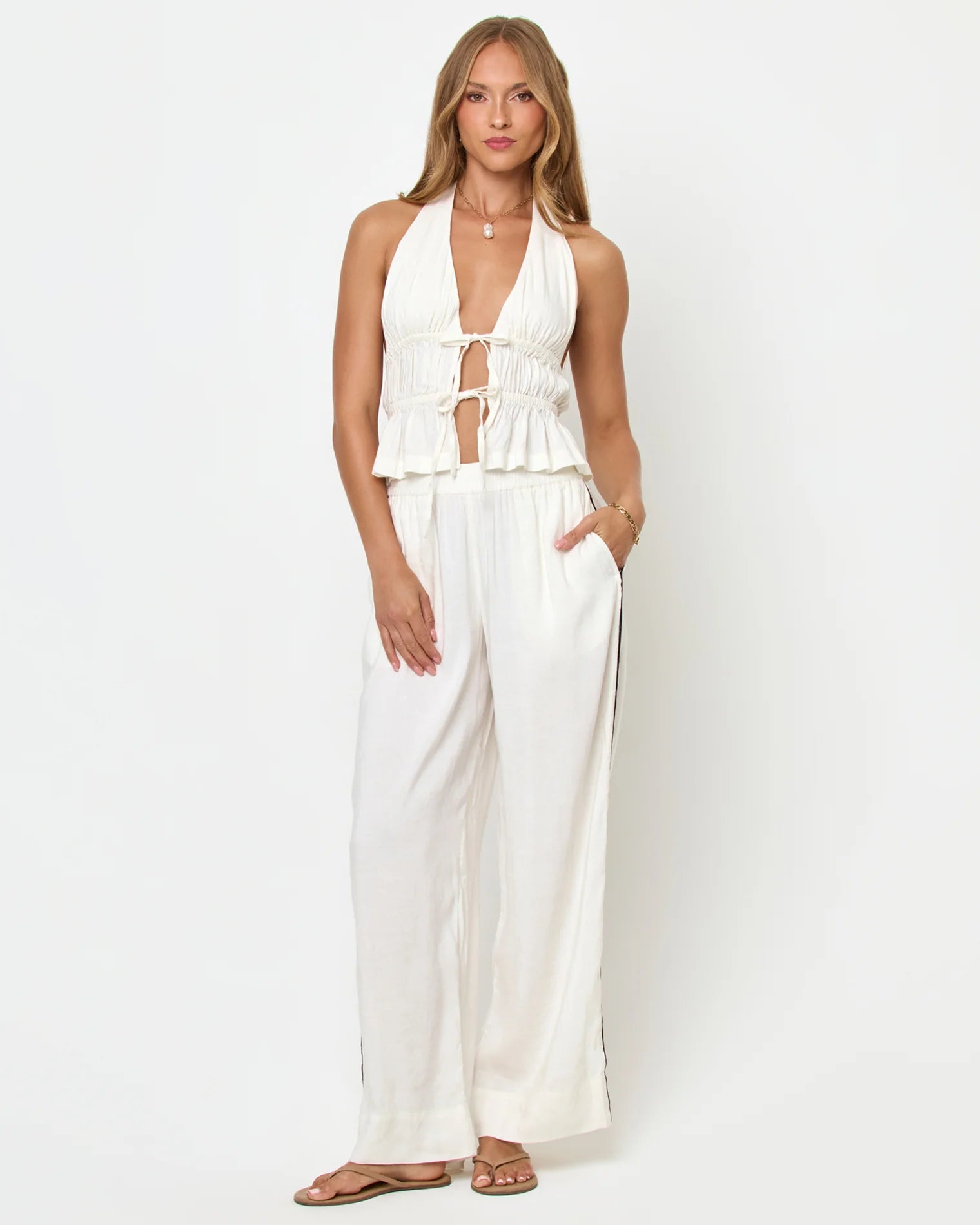 Wide leg pants in off white