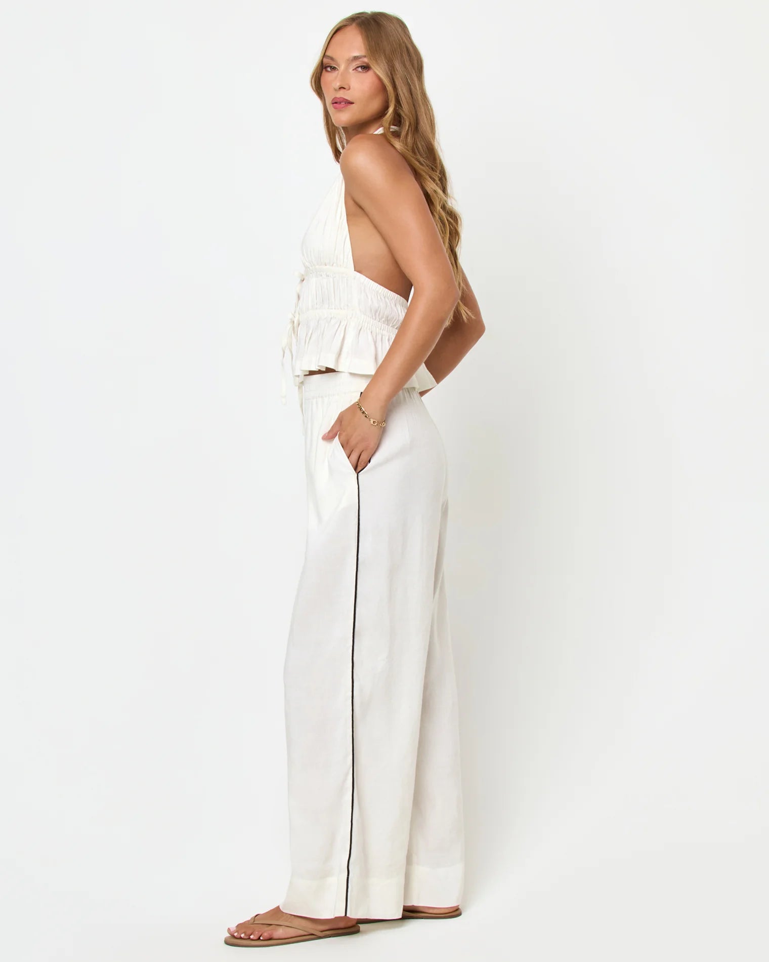 Wide leg pants in off white