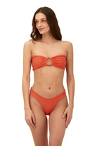 Strapless textured bandeau with a front ring in tangerine