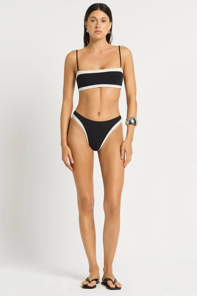 Reversible high leg bikini bottom in black and white