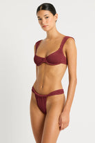 Underwire top with wide shoulder straps in one size crinkle fabric