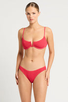 One size underwire top with adjustable straps in red