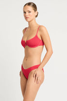 One size underwire top with adjustable straps in red