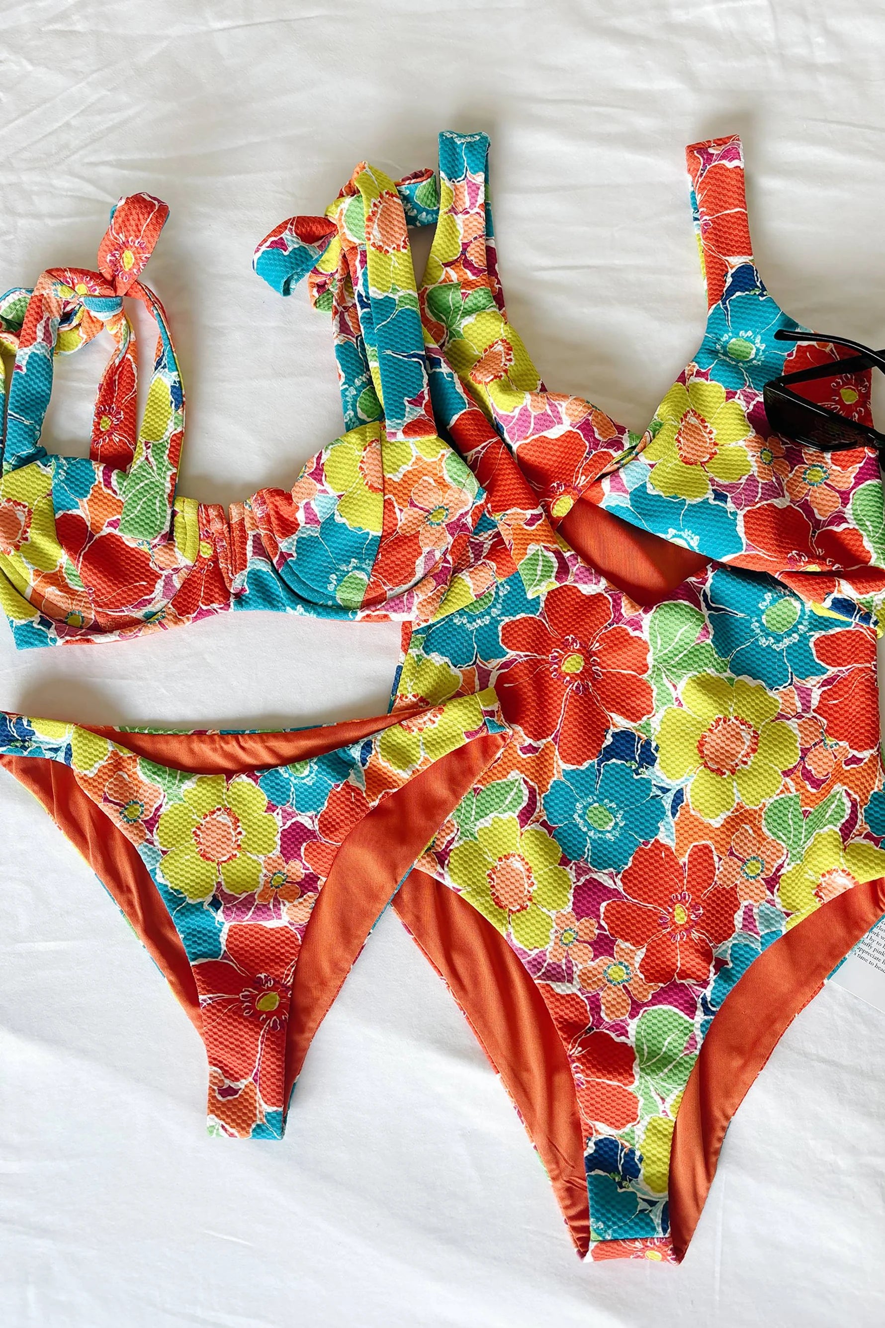 アイドル LESSERAFIM GR8 COLLABORATION BEACH TOWEL Floral Print Underwire Top – Xandra Swimwear