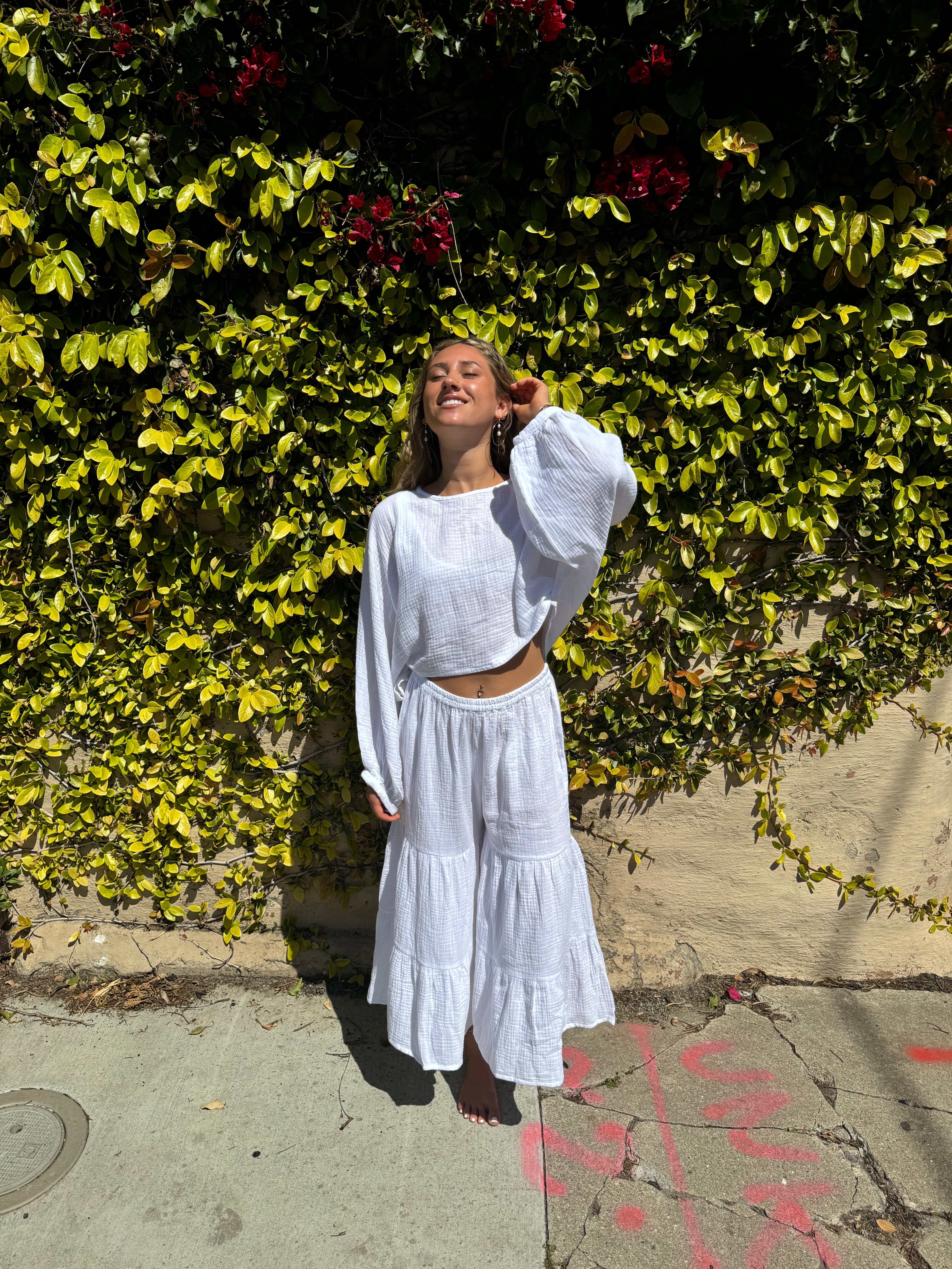 Short wide leg cotton pants in White