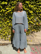Short elastic waistband pants in Light Gray.