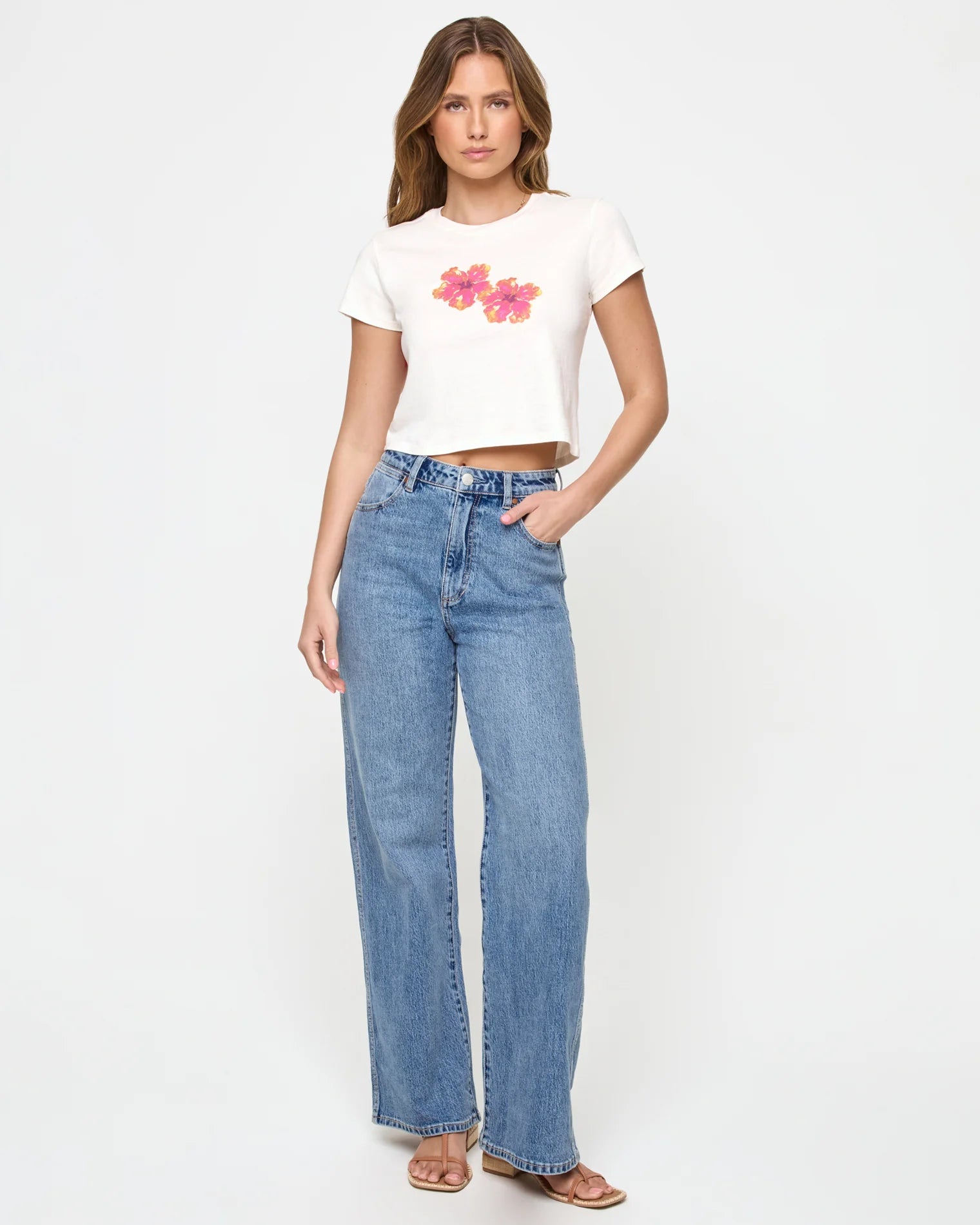 Cropped t-shirt with Hawaiian flowers