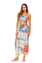 Multicolor strapless dress with a side cutout
