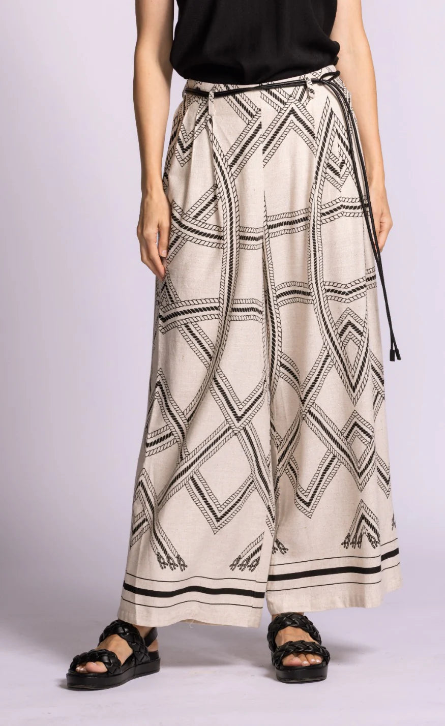 Wide leg printed pants with belt