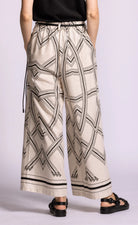 Wide leg printed pants with belt