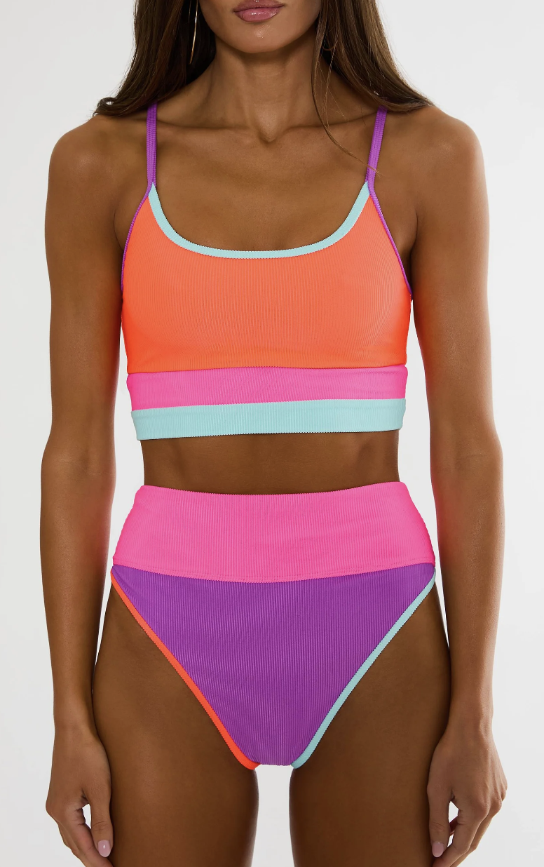 Sporty bikini top with scooped neck in multicolor