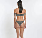 Black And White Textured V-Cut Bottom
