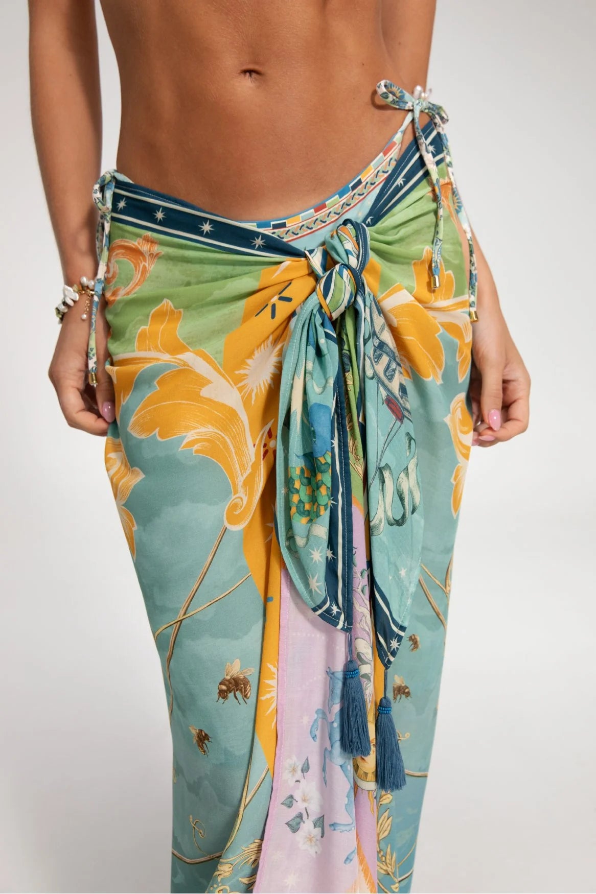 Colorful print tasseled sarong