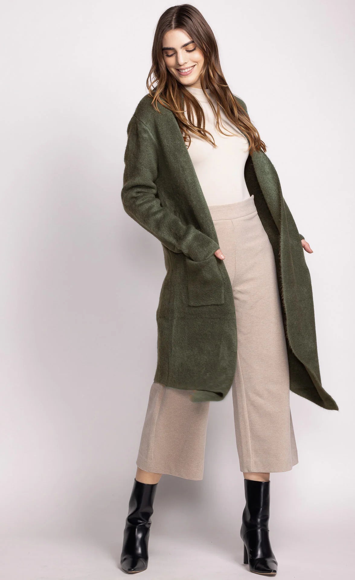 Long winter jacket with pockets in Forest Green