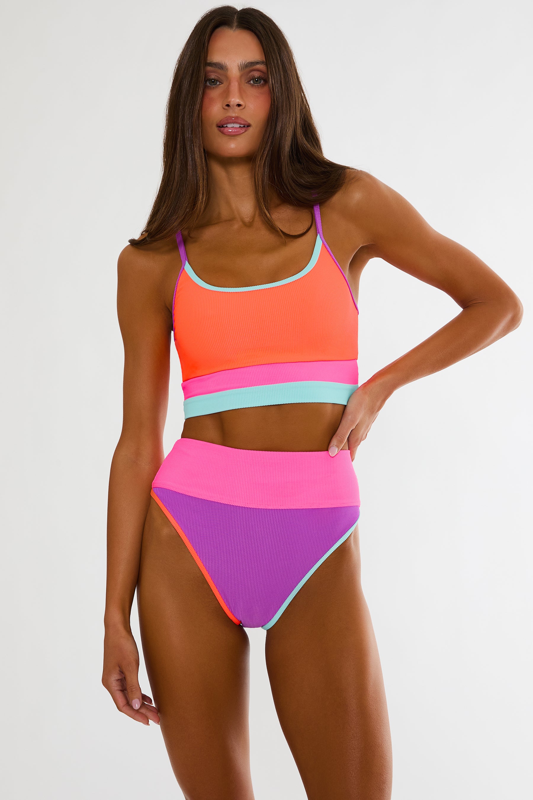 Sporty bikini top with scooped neck in multicolor