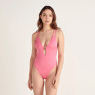 Plunging Cut Out One Piece 